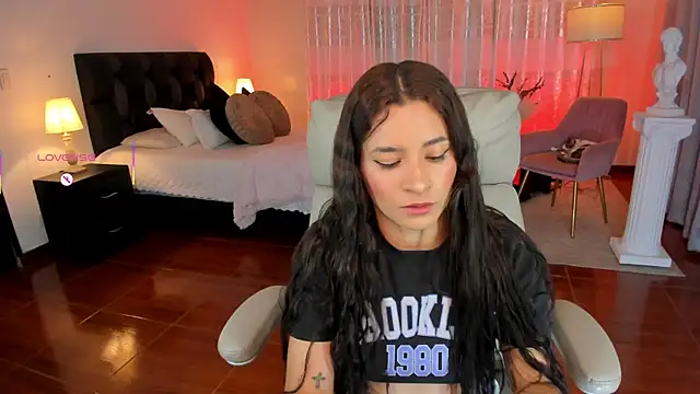 hanna mils online show from 05/28/26, 04:32