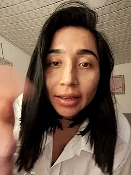 Elowyn online show from 10/26/25, 02:50