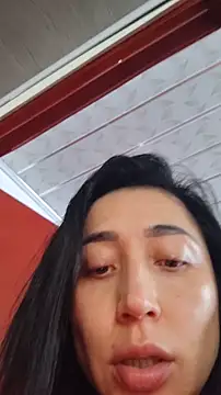 Snapshot of Elowyn chatting on 03/11/26, 07:31 Elowyn online show from 03/11/26, 07:31