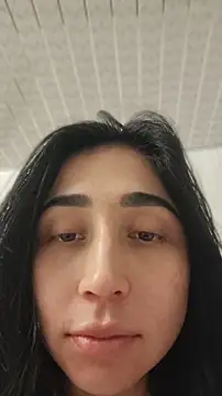 Snapshot of Elowyn chatting on 04/03/26, 12:08 Elowyn online show from 04/03/26, 12:08