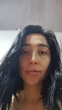 Snapshot of Elowyn chatting on 04/21/26, 10:34 Elowyn online show from 04/21/26, 10:34