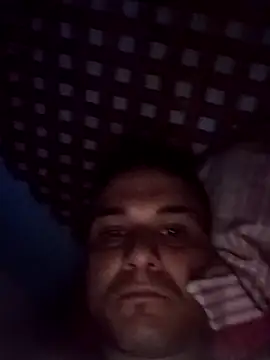 Snapshot of calfran chatting on 10/17/25, 01:42 calfran online show from 10/17/25, 01:42