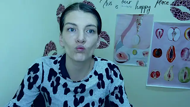 VanessaRey  online show from 03/21/25, 07:44