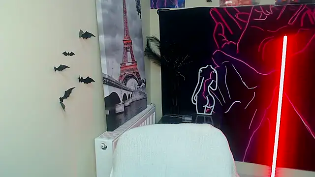 VanessaRey  online show from 11/13/25, 05:50