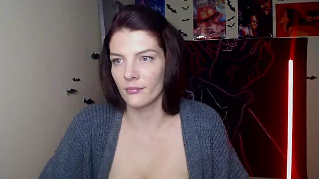 VanessaRey  online show from 11/29/25, 06:00