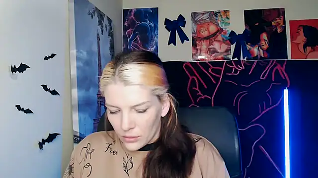 Snapshot of VanessaRey_ chatting on 04/18/26, 05:55 VanessaRey online show from 04/18/26, 05:55