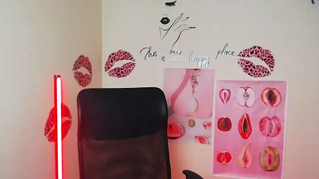 Snapshot of VanessaRey_ chatting on 04/19/26, 04:17 VanessaRey online show from 04/19/26, 04:17
