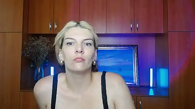 Snapshot of VanessaRey_ chatting on 07/07/26, 07:09 VanessaRey online show from 07/07/26, 07:09