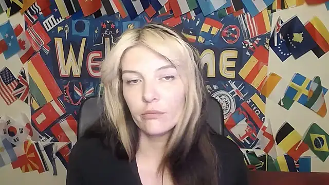 Snapshot of VanessaRey_ chatting on 07/08/26, 06:18 VanessaRey online show from 07/08/26, 06:18