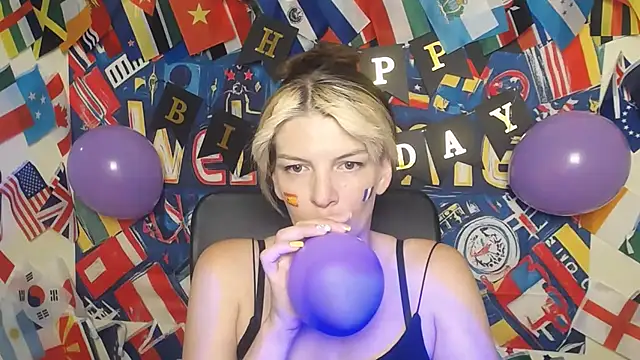Snapshot of VanessaRey_ chatting on 07/14/26, 07:46 VanessaRey online show from 07/14/26, 07:46