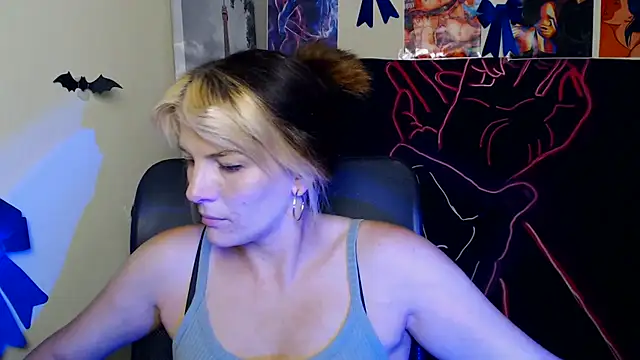 Snapshot of VanessaRey_ chatting on 07/17/26, 06:53 VanessaRey online show from 07/17/26, 06:53