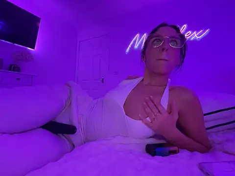 Snapshot of Missalex_xo chatting on 03/06/26, 01:46 Missalex xo online show from 03/06/26, 01:46