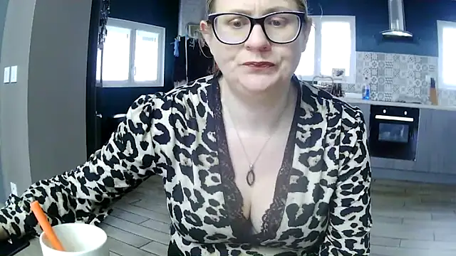 Snapshot of lady_gloria69 chatting on 02/13/26, 08:43 lady gloria69 online show from 02/13/26, 08:43