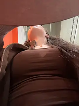 MilaBee online show from 02/15/26, 11:19