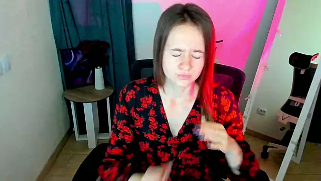 Snapshot of Catherine_e chatting on 10/07/25, 07:33 Catherine e online show from 10/07/25, 07:33