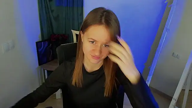 Snapshot of Catherine_e chatting on 10/27/25, 07:40 Catherine e online show from 10/27/25, 07:40