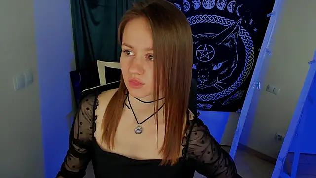 Snapshot of Catherine_e chatting on 10/31/25, 07:48 Catherine e online show from 10/31/25, 07:48