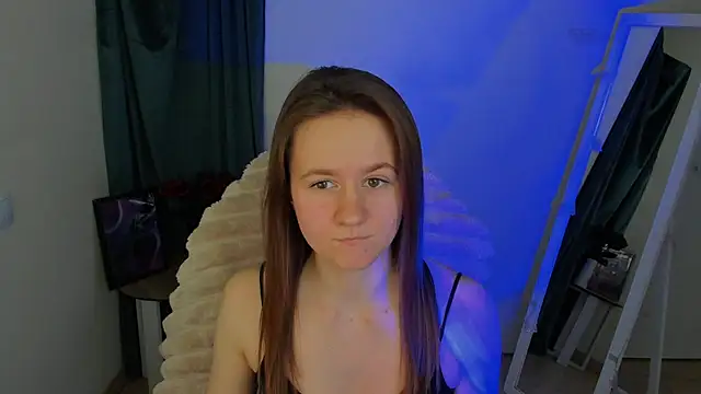 Snapshot of Catherine_e chatting on 12/17/25, 09:10 Catherine e online show from 12/17/25, 09:10