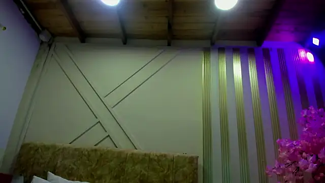 Snapshot of angelinarouse_ chatting on 01/11/26, 01:32 angelinarouse online show from 01/11/26, 01:32