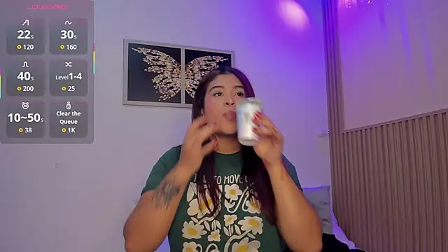 Snapshot of sharonscoth chatting on 04/04/26, 07:44 sharonscoth online show from 04/04/26, 07:44