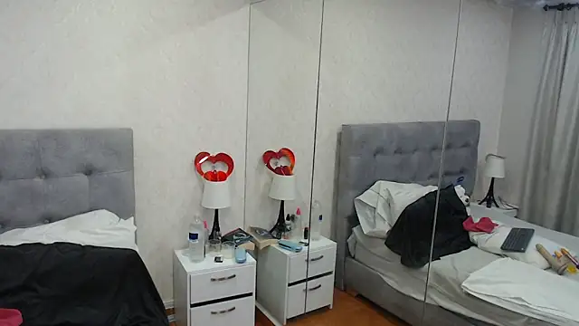 Snapshot of ScarlettGreen_ chatting on 09/10/25, 12:49 ScarlettGreen  online show from 09/10/25, 12:49