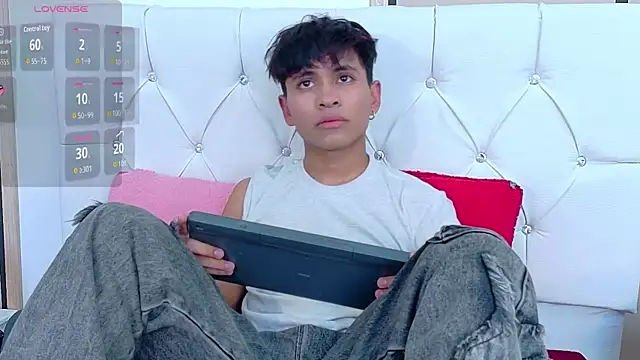 Ethan Westt online show from 11/22/25, 09:03