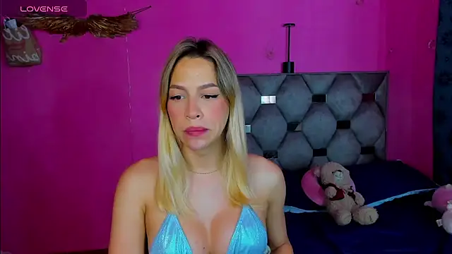 Snapshot of hanna_tss chatting on 02/03/26, 10:42 hanna tss online show from 02/03/26, 10:42