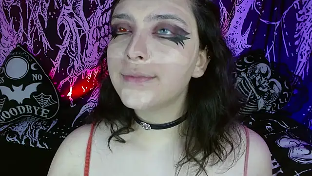 Snapshot of mikaskullcs chatting on 09/19/25, 01:40 mikaskullcs online show from 09/19/25, 01:40