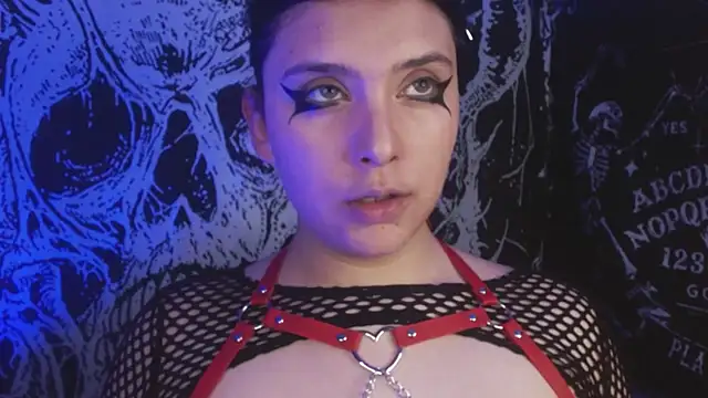 Snapshot of mikaskullcs chatting on 09/26/25, 12:58 mikaskullcs online show from 09/26/25, 12:58