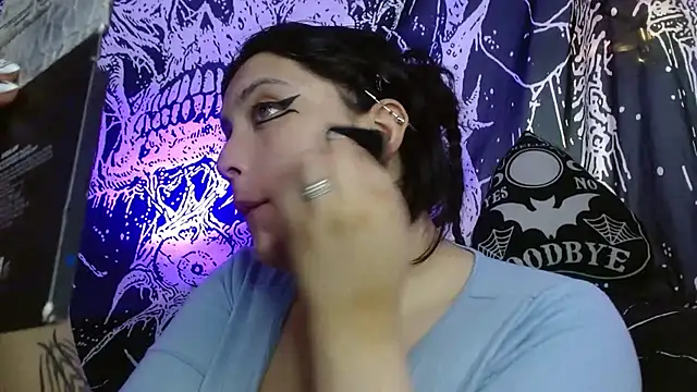 Snapshot of mikaskullcs chatting on 09/27/25, 04:28 mikaskullcs online show from 09/27/25, 04:28