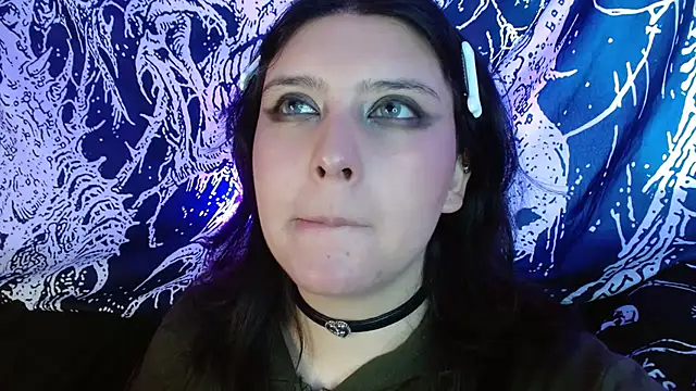 Snapshot of mikaskullcs chatting on 10/09/25, 04:21 mikaskullcs online show from 10/09/25, 04:21