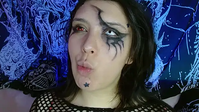 Snapshot of mikaskullcs chatting on 10/18/25, 08:42 mikaskullcs online show from 10/18/25, 08:42