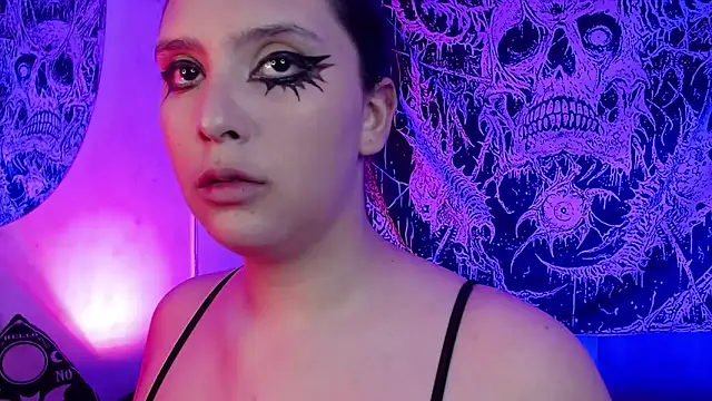 Snapshot of mikaskullcs chatting on 11/23/25, 10:31 mikaskullcs online show from 11/23/25, 10:31