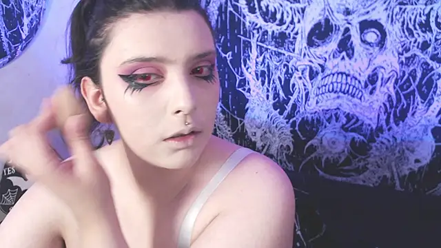 Snapshot of mikaskullcs chatting on 03/21/26, 10:13 mikaskullcs online show from 03/21/26, 10:13