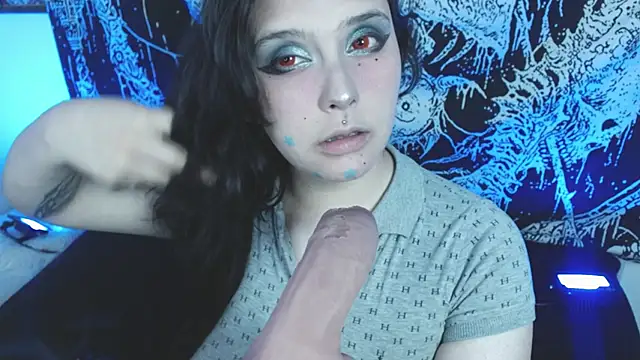 Snapshot of mikaskullcs chatting on 04/15/26, 07:58 mikaskullcs online show from 04/15/26, 07:58