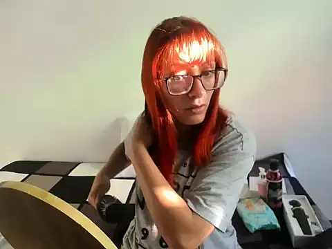 Snapshot of DulceXmile chatting on 09/21/25, 12:18 DulceXmile online show from 09/21/25, 12:18