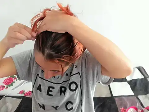 Snapshot of DulceXmile chatting on 10/22/25, 07:46 DulceXmile online show from 10/22/25, 07:46