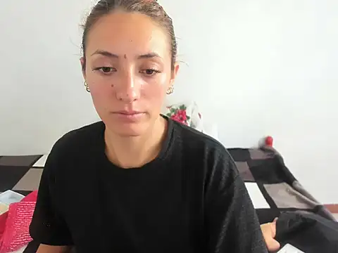 Snapshot of DulceXmile chatting on 10/23/25, 06:17 DulceXmile online show from 10/23/25, 06:17