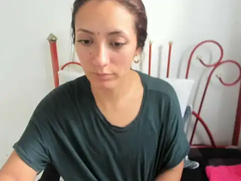 Snapshot of DulceXmile chatting on 11/18/25, 09:41 DulceXmile online show from 11/18/25, 09:41