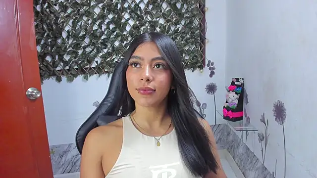 Snapshot of Sarahbrowm_ chatting on 11/13/25, 10:30 Sarahbrowm online show from 11/13/25, 10:30