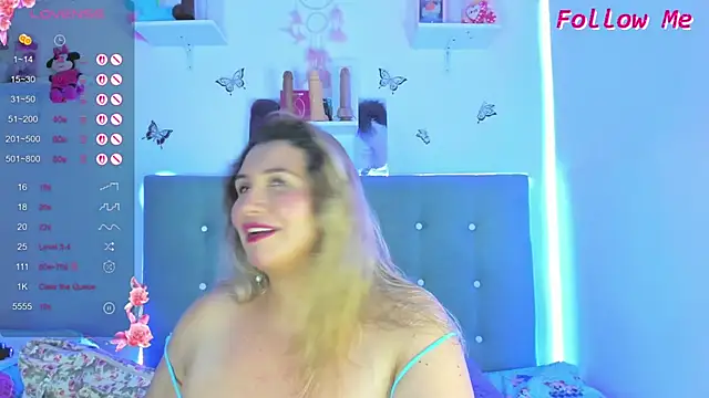 Snapshot of mailyn_baker chatting on 11/17/25, 10:37 mailyn baker online show from 11/17/25, 10:37