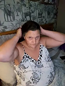 MissQueenBeex online show from 11/02/25, 01:19