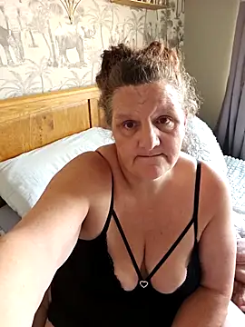 MissQueenBeex online show from 11/28/25, 11:46