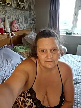 MissQueenBeex online show from 12/15/25, 11:58