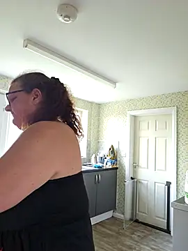 MissQueenBeex online show from 05/04/26, 03:30