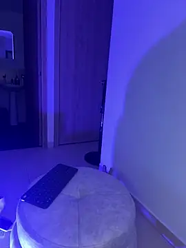 Snapshot of AlitaAnisee chatting on 09/09/25, 12:32 AlitaAnisee online show from 09/09/25, 12:32