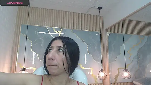 nei girl online show from 11/07/25, 11:43