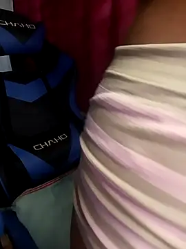 Snapshot of taimara_1 chatting on 11/23/25, 08:52 taimara 1 online show from 11/23/25, 08:52