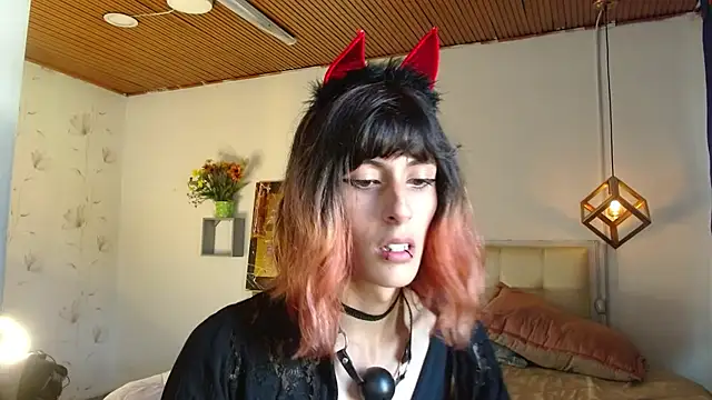 Snapshot of goth_minerva chatting on 03/19/25, 01:40 goth minerva online show from 03/19/25, 01:40