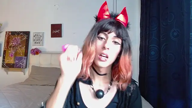 Snapshot of goth_minerva chatting on 03/19/25, 04:55 goth minerva online show from 03/19/25, 04:55